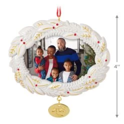 Hallmark A Beautiful Year 2023 Metal Photo Frame Ornament -Hallmark White Wreath Picture Frame Keepsake Ornament 1999QGO2617 03